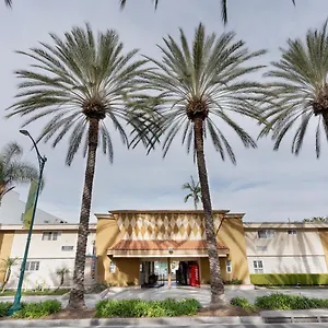 https://americas-best-value-inn-suites-at-the-park.topanaheimhotels.com
